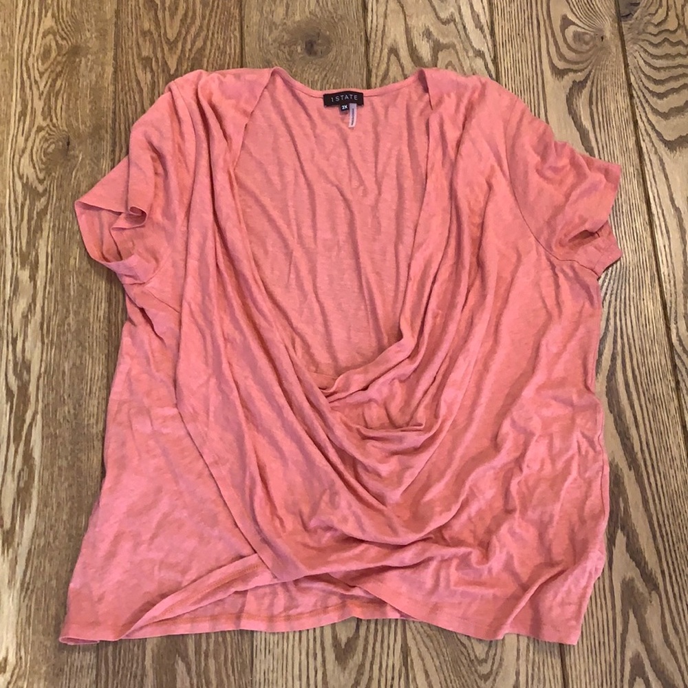 Lightweight plunging neck top